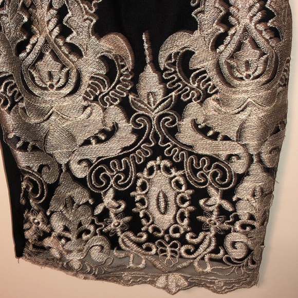 Sexy dress with beautiful embroidery - Picture 2 of 3